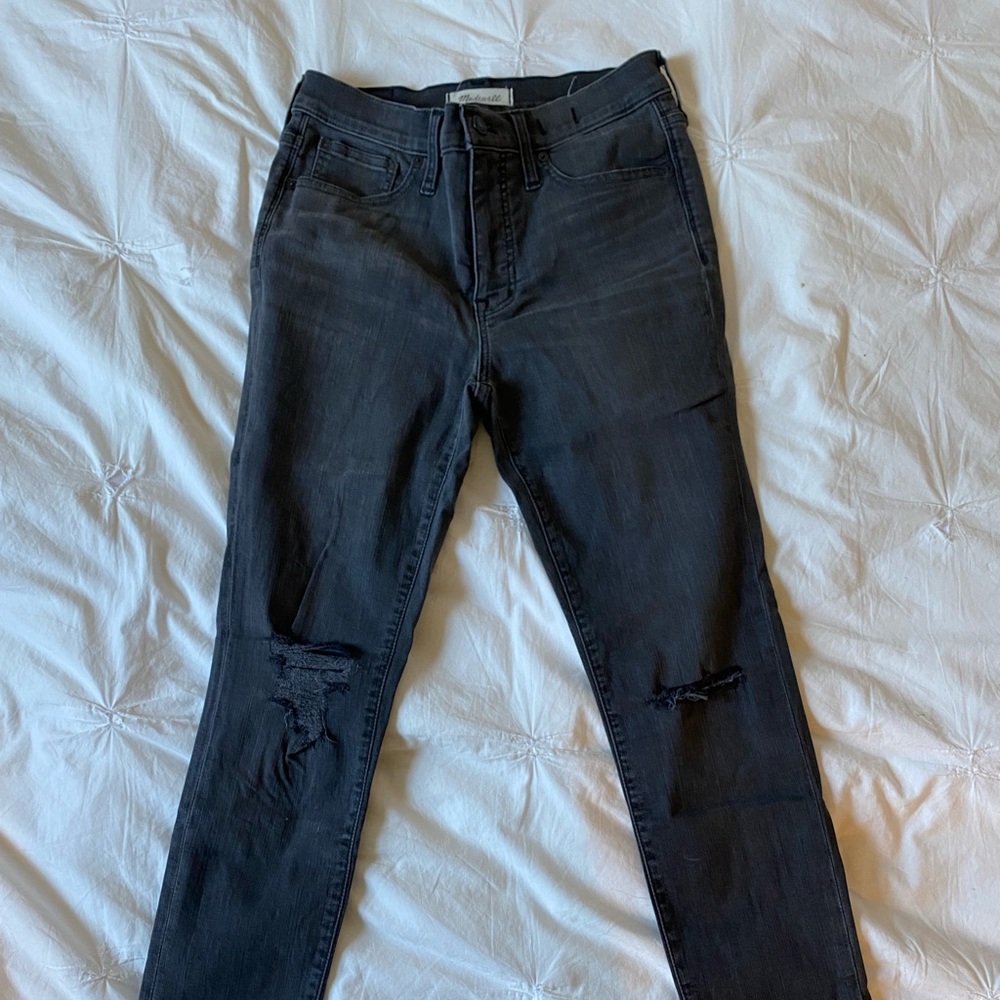 Madewell 9” Mid Rise Distressed Skinny Jean in Black Wash